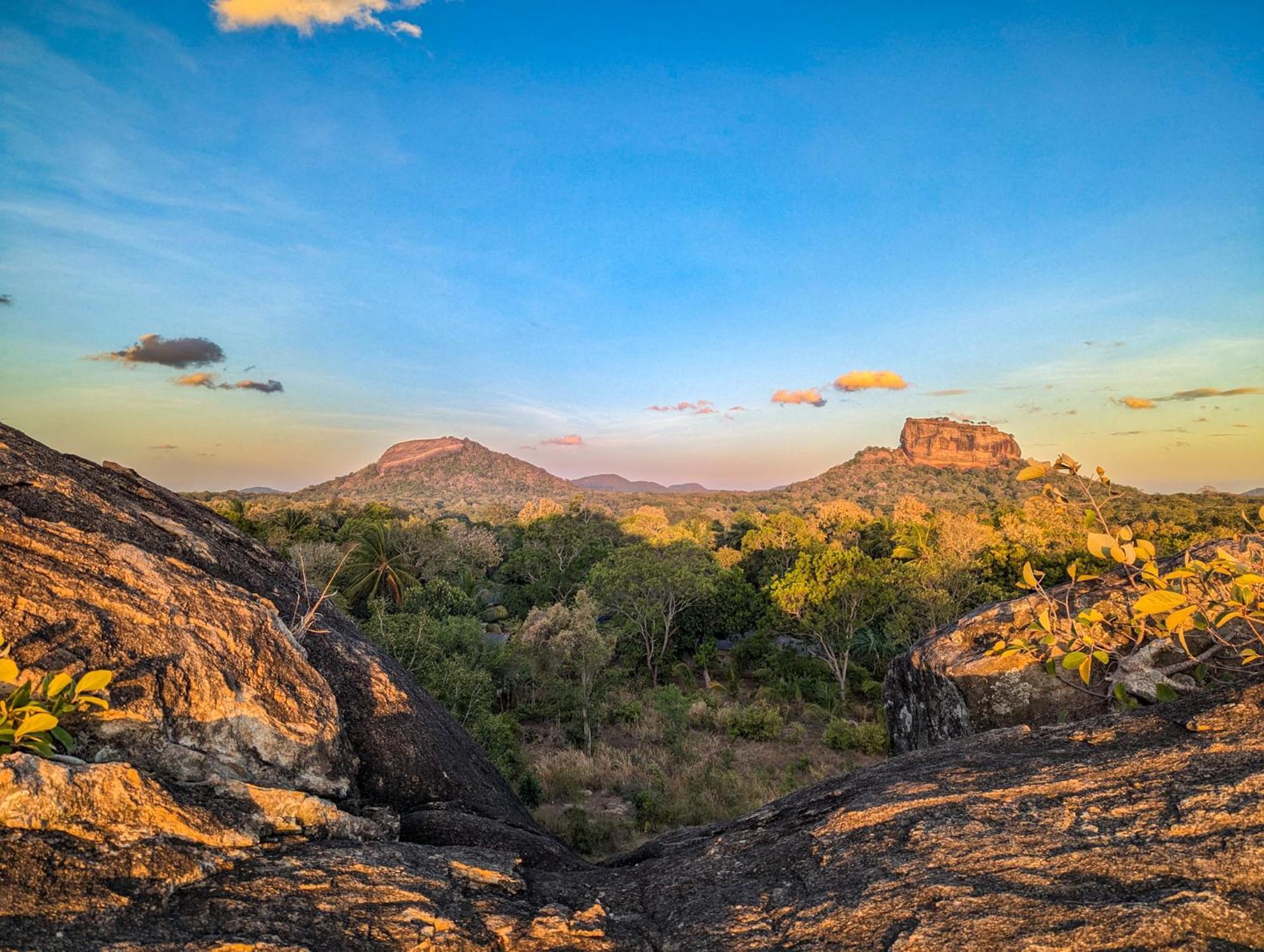 Choona Lodge 'View Of Sigiriya & Pidurangala With Sunrise' 外观 照片