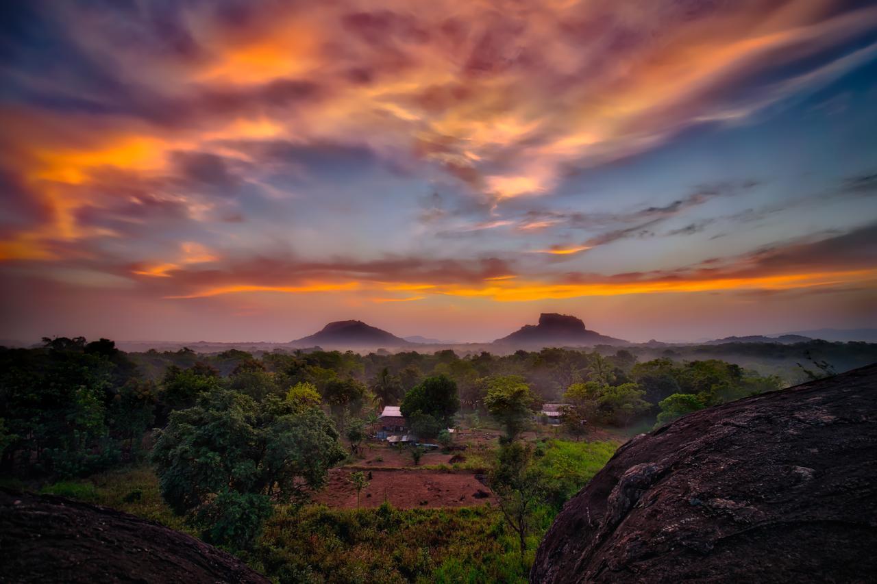 Choona Lodge 'View Of Sigiriya & Pidurangala With Sunrise' 外观 照片